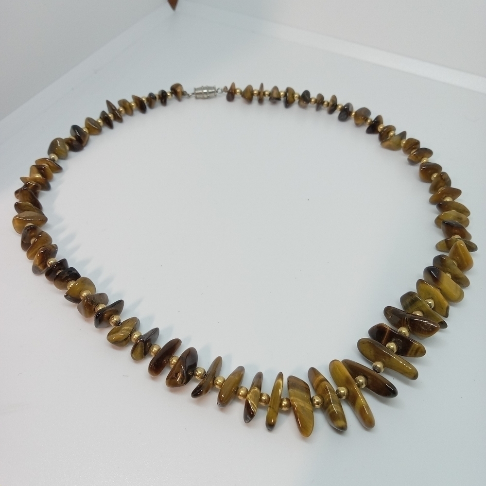 * Tigers Eye real stone chips with gold tone beads necklace 18"